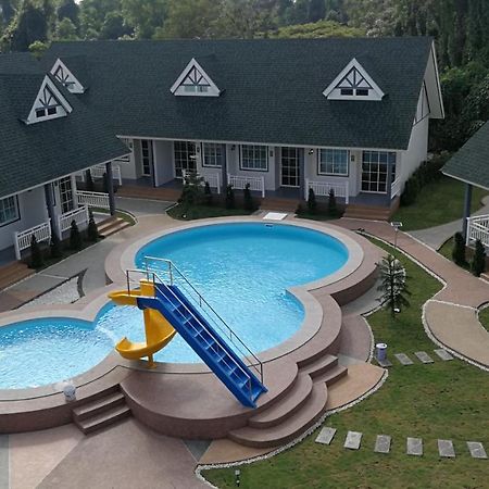 English Resotel : อิงลิช รีโซเทล ナコーンシータンマラート エクステリア 写真