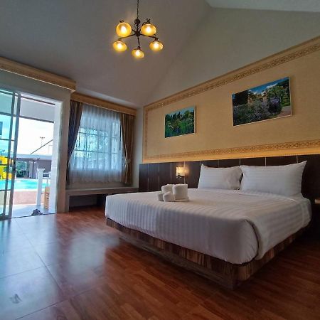 English Resotel : อิงลิช รีโซเทล ナコーンシータンマラート エクステリア 写真
