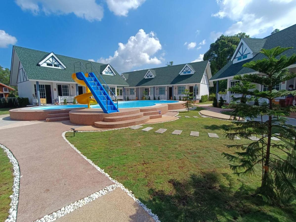 English Resotel : อิงลิช รีโซเทล ナコーンシータンマラート エクステリア 写真