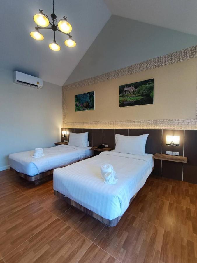 English Resotel : อิงลิช รีโซเทล ナコーンシータンマラート エクステリア 写真