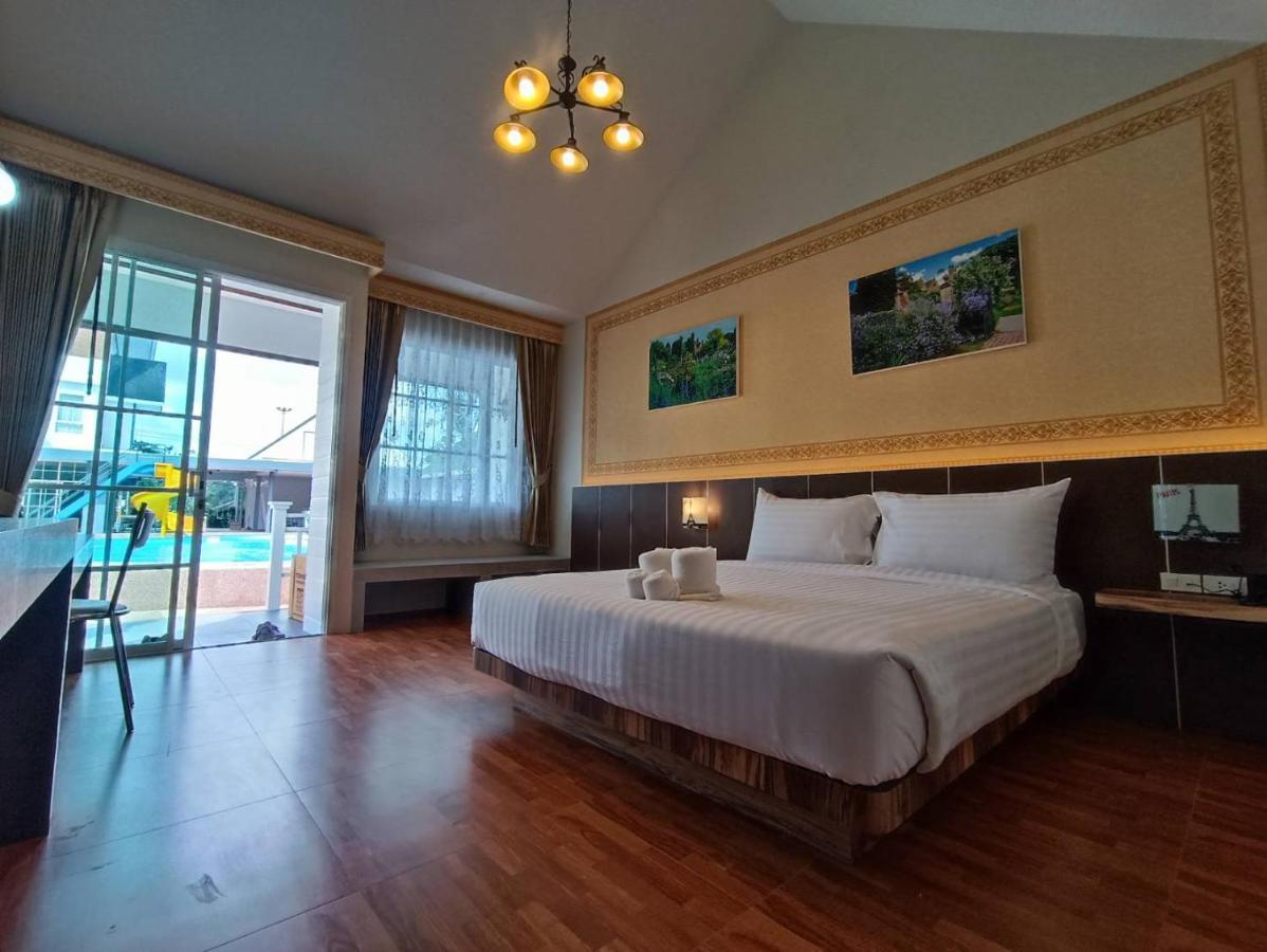 English Resotel : อิงลิช รีโซเทล ナコーンシータンマラート エクステリア 写真